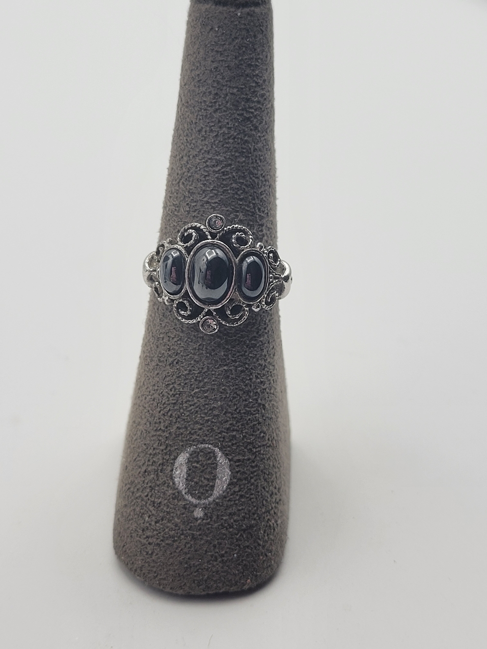 Vintage Avon hematite 3 stone silver tone ring